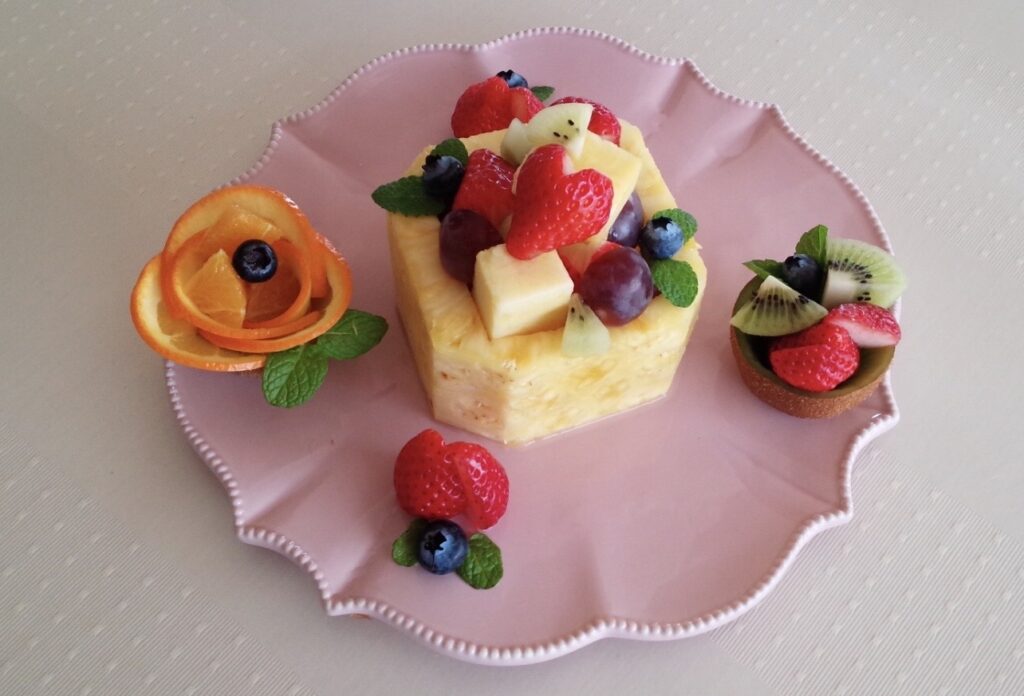 フルーツカッティング。細かい作業が大好きです